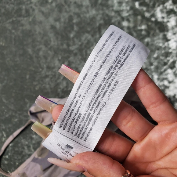 Hollister Sport Camo Crop top - Picture 6 of 7